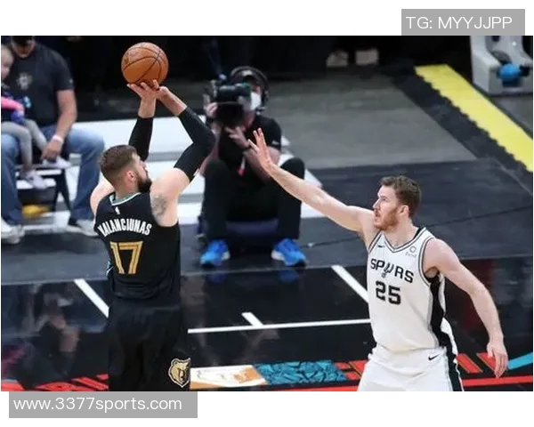 穆雷称赞瓦兰实力被低估认为其篮下表现稳定对抗能力强大 穆雷称赞瓦兰实力被低估认为其篮下表现稳定对抗能力强大