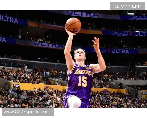 浓眉称赞里夫斯表现出色球迷高喊MVP展现支持与期待