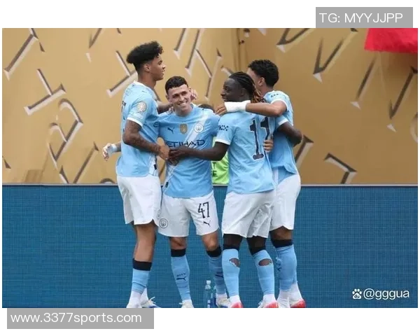 福登与19岁小将格雷合影庆祝晋级半决赛恭喜他首次亮相表现出色 福登与19岁小将格雷合影庆祝晋级半决赛恭喜他首次亮相表现出色